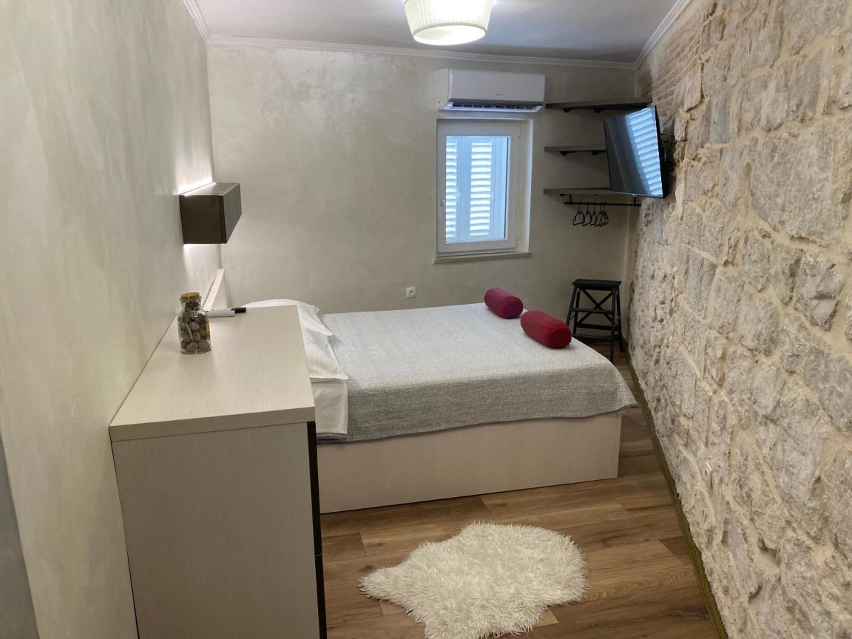 Guest House Laura Split Extérieur photo